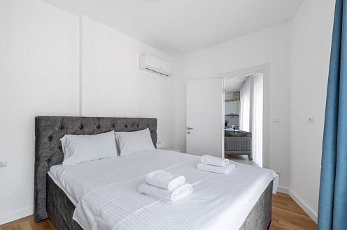 Stylish 30 m² One-Bedroom Apartment with Scenic Views in Bečići, Budva